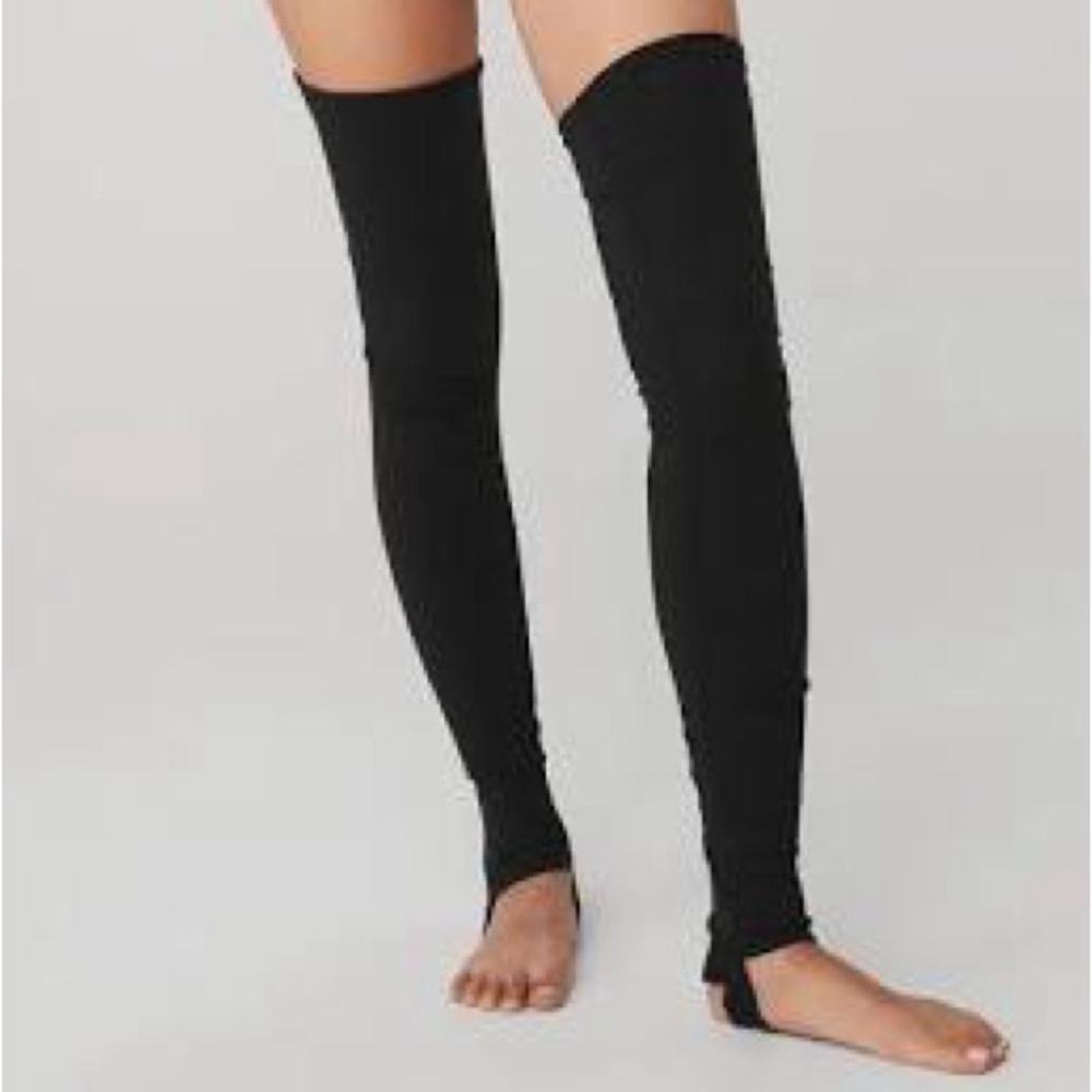 Alo yoga black Goddess Leg Warmers one size